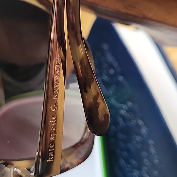 Kate Spade Sunglasses with Case - Picture 3 of 9